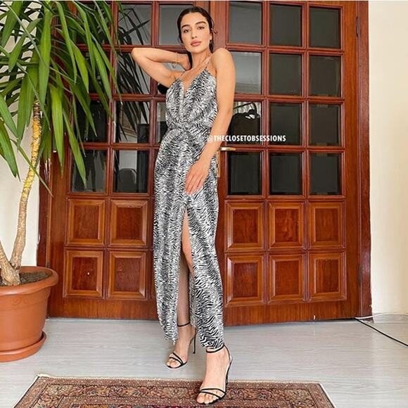 ZARA BLOGGER FAVE!!! V-Neck Dress with Ruching NWT - Picture 4 of 16